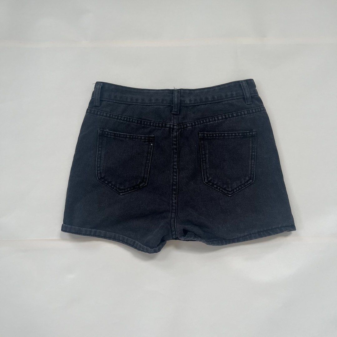 black denim skort (Category: Skirts) located in Noveleta. Submitted by pressedclover (Listing ID 1324860305, Image 2). Description: SIZE: M / 26 w” LENGTH: 12 inches.