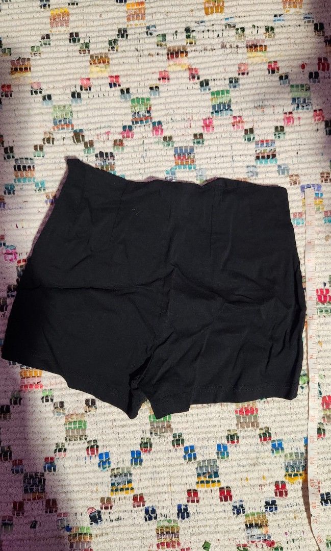 Black mini shorts (Category: Shorts) located in Makati City. Submitted by beabbbea (Listing ID 1324796885, Image 1). Description: free for if you purchase any item from me worth at least 100 php (1 free item per 100 php purchase).