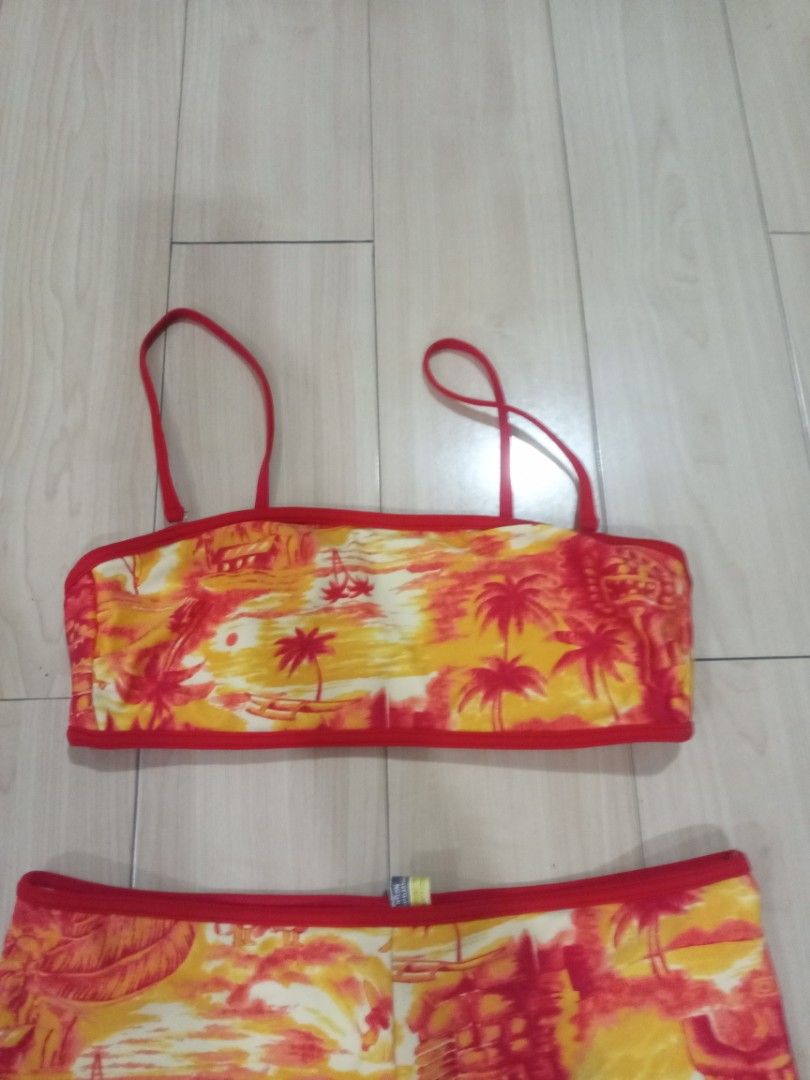 Body Glove swimsuit 2 pc (Category: Bikinis & Swimsuits) located in San Juan City. Submitted by ctan_888. (Listing ID 1324804483, Image 3). Description: ➡️size M.