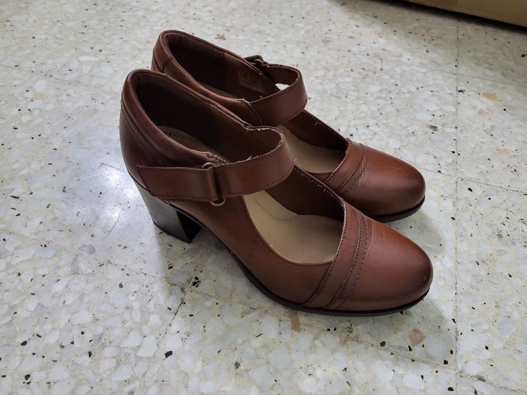 Clarks brown mary jane shoes store