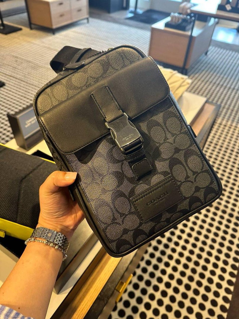 Coach Track Pack in Signature Canvas, Luxury, Bags & Wallets on Carousell