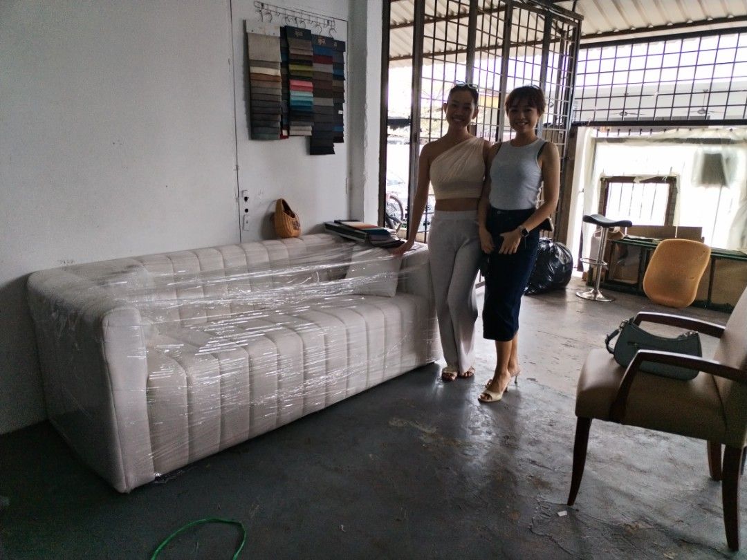 Custom sofas (Category: Sofas) located in Kuala Lumpur. Submitted by bigbossku (Listing ID 1324891222, Image 1). Description: Good quality product Fabric / ori leather or faux leather Custom as per order asap OI3_645_4449.