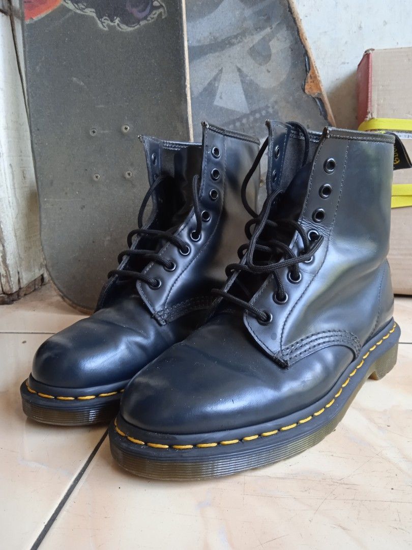 1960 Doc Martens 1460 Vintage Made In England Lace Up Boots In