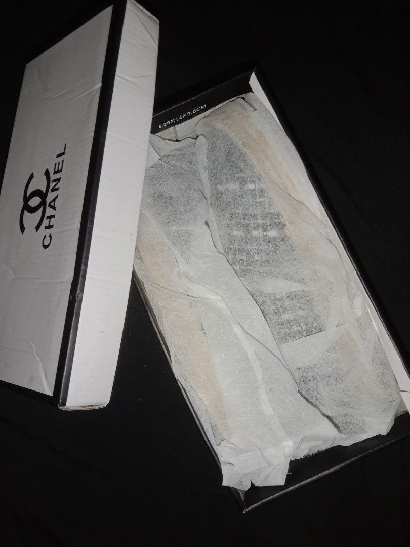 Flat shoes (Category: Flats) located in Seremban. Submitted by imanopim (Listing ID 1324830121, Image 3). Description: pm kita kalau interest. tak orizainal tau. salah size masa beli. huhu.