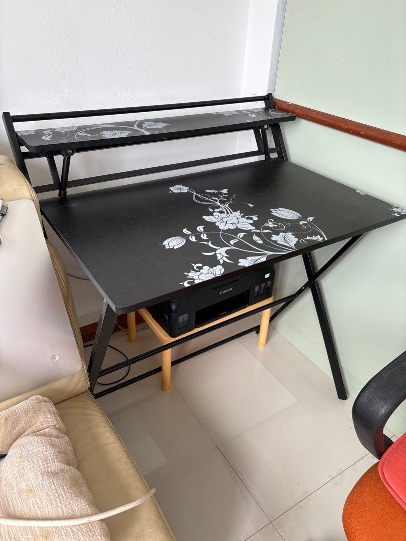 Foldable Study Table (Category: Tables & Sets) located in Singapore. Submitted by jaml4 (Listing ID 1324757302, Image 3). Description: Would like to give it away for cheap price. (Negotiable).