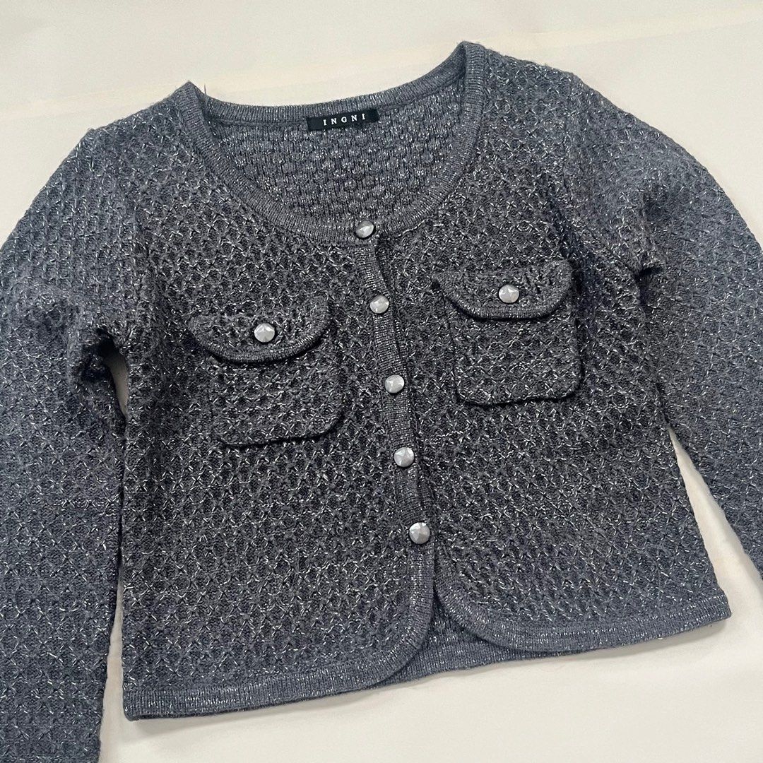 gray knit cardigan (Category: Longsleeves) located in Noveleta. Submitted by pressedclover (Listing ID 1324860601, Image 1). Description: SIZE: S-M .