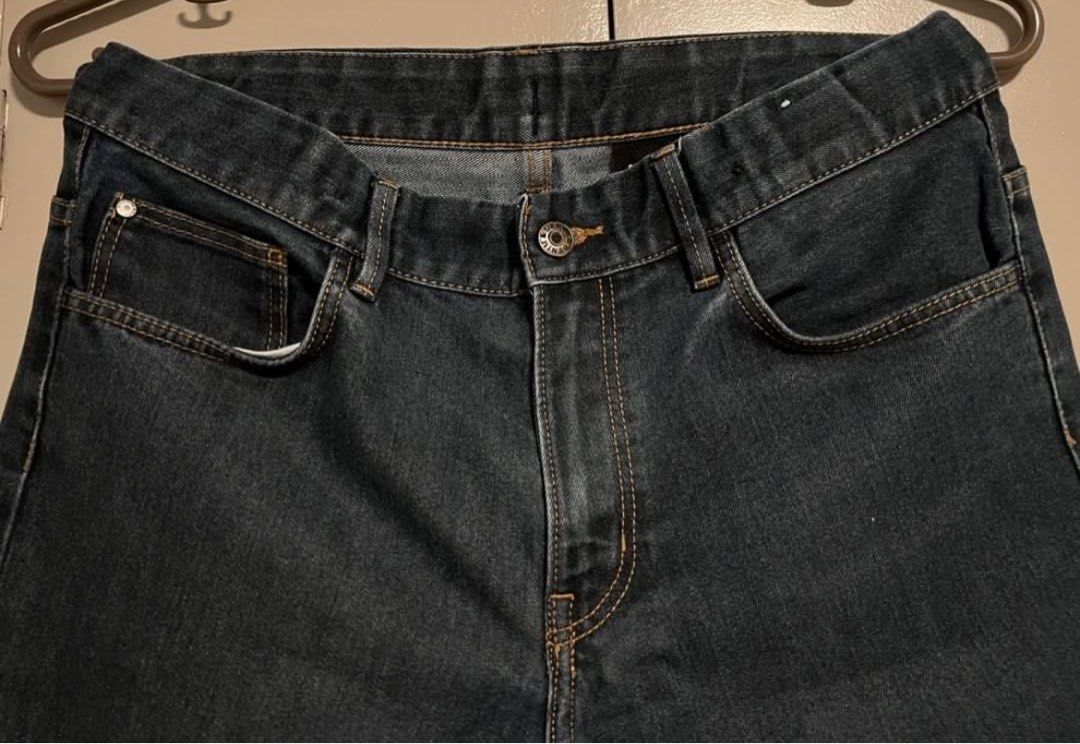 H&M Dark Colored Jeans (Category: Jeans) located in Navotas City. Submitted by rmzrt (Listing ID 1324892989, Image 3). Description: .