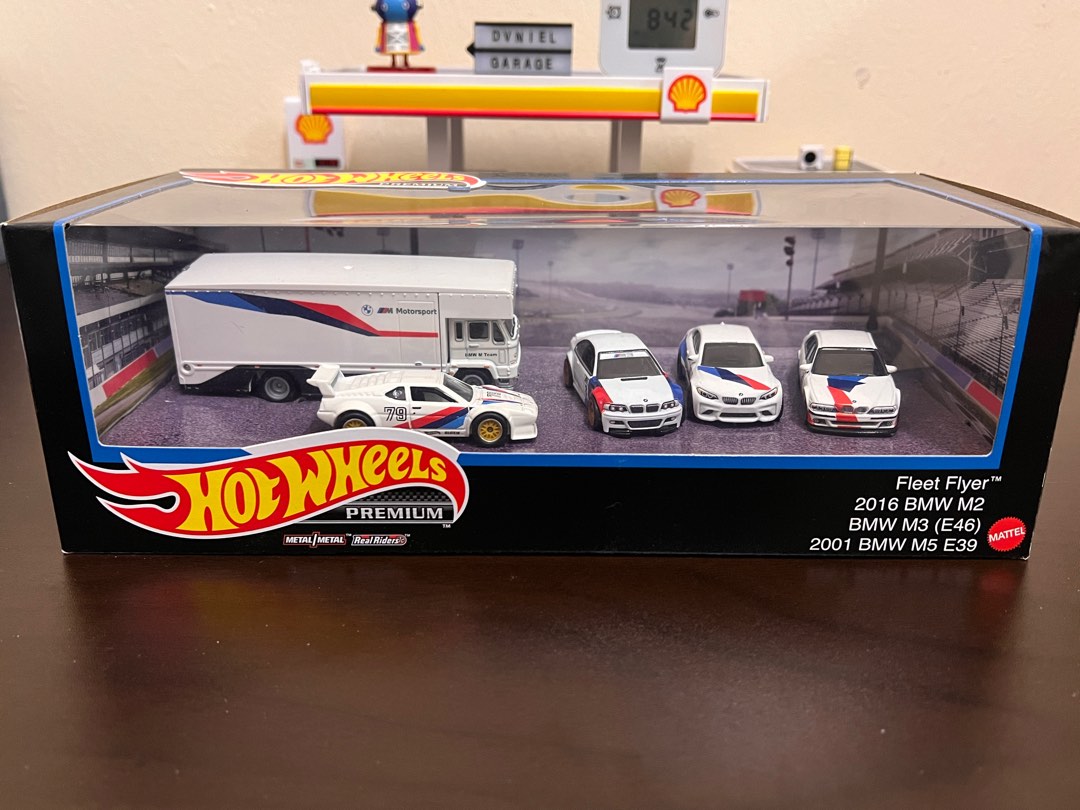 Hot Wheels Premium BMW Garage Box Set (Unsealed), Hobbies & Toys, Toys ...