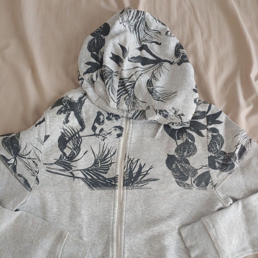 Jaket hoodie H M size XS original half print jackrt Fesyen Pria Pakaian Baju Luaran di Carousell