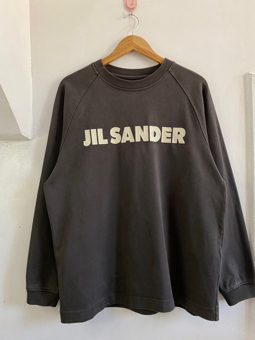 Jil Sander Longsleeves (Category: Hoodies) located in Pinamalayan. Submitted by initialthriftstore (Listing ID 1324792309, Image 1). Description: Dimes: 29x23 Color Rate: 9.3/10 Issues: No necktag lang po Sobrang kapal ng tela 100% cotton no other issues bukod sa no necktag.