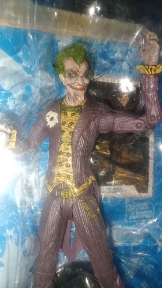 Joker (Batman Arkham City) McFarlane DC Multiverse (BIB) (Category: Figurines & Statues) located in Iloilo. Submitted by wintersc09 (Listing ID 1324860989, Image 3). Description: McFarlane Toys DC Multiverse Arkham City Joker action figure Price: P1,000.00 - 7-inch articulated action figure - In good condition - Back in box, only checked for defects Open for shipping outside Iloilo City. Shipping fee P135.00 if LBC branch pick up / P300.00 if doo