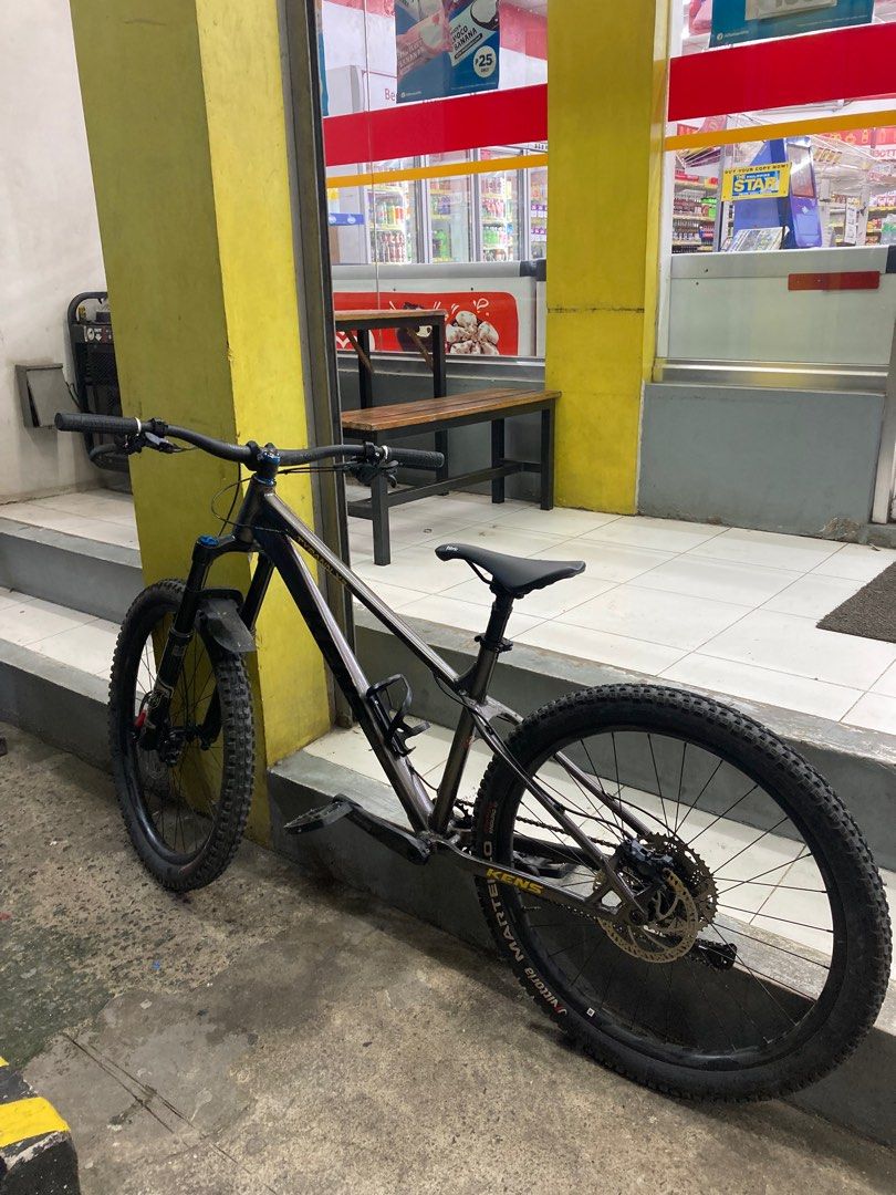 Kens Tyrann x3 Whole bike