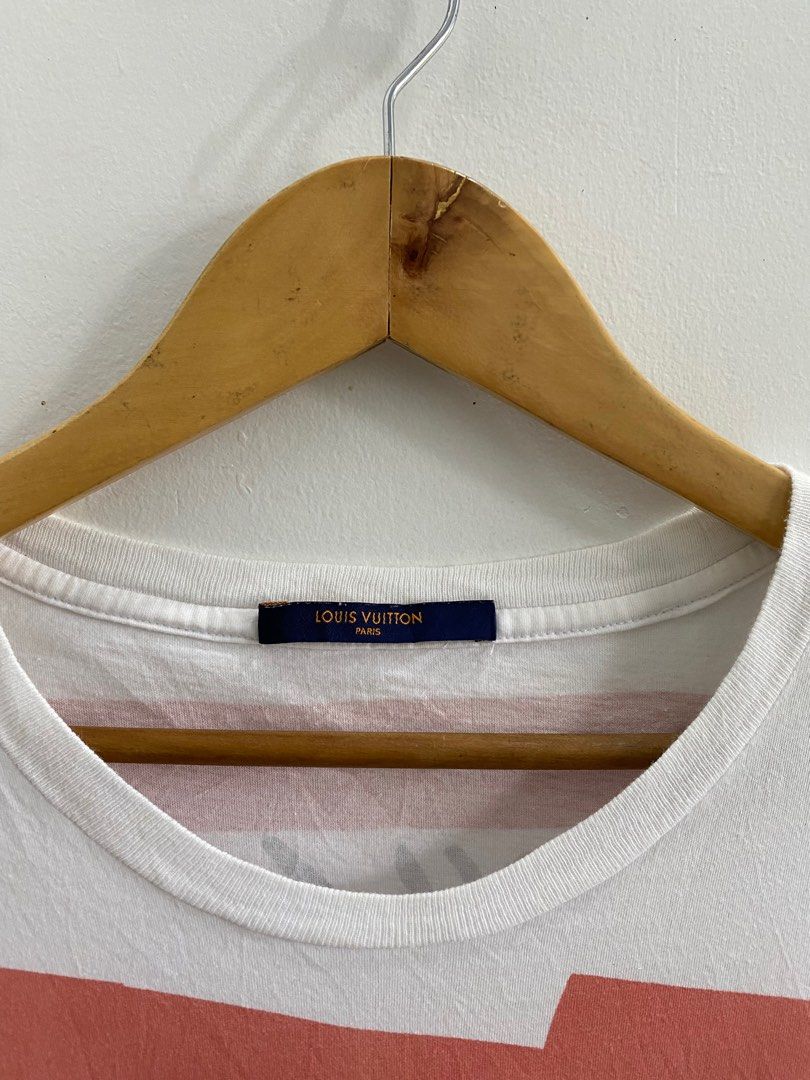 LOUIS VUITTON SHIRT (Category: Tshirts & Polo Shirts ) located in Pinamalayan. Submitted by initialthriftstore (Listing ID 1324791608, Image 2). Description: AS NEW CONDITION DIMES: 29x22 Issues: None Color Rate: 9.5/10 .