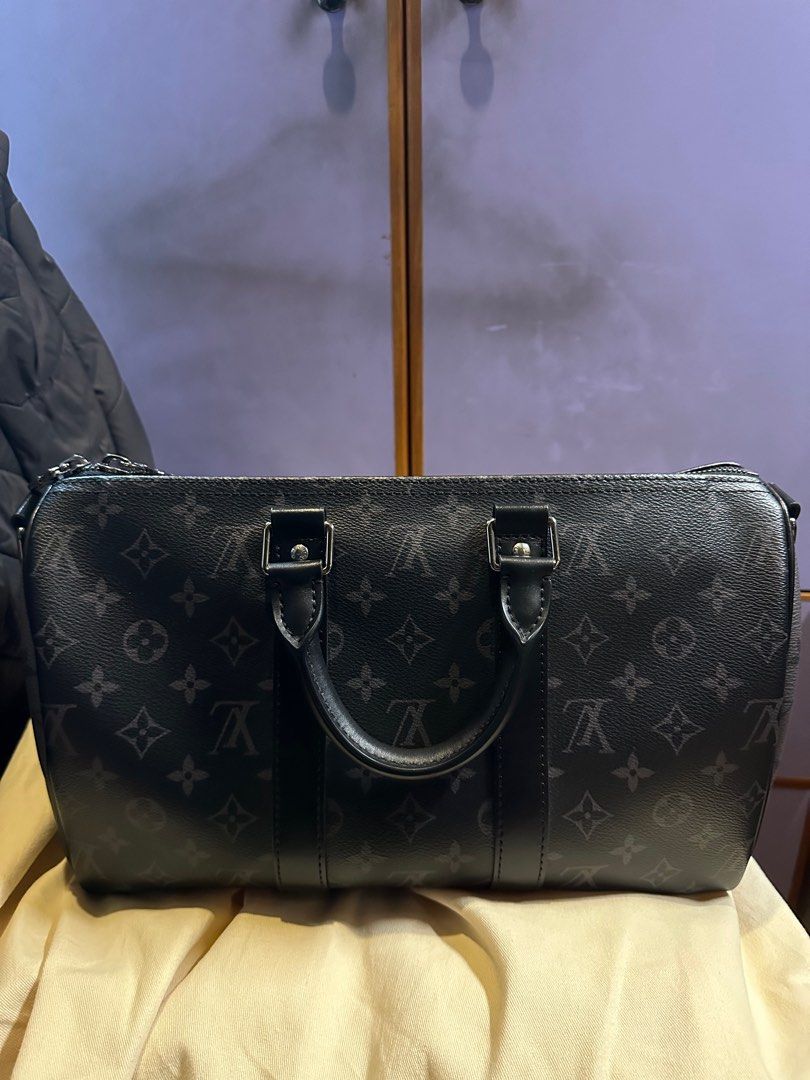 LV Keepall eclipse 35 （分類：手袋及銀包）位於 Hong Kong。 由 userdodo 提交（商品編號 1323245872，圖片 3）。簡介： 3月日本買 有單有Dust Bag 有袋 只用過一次 極新淨 屋企人買左另一個 所以讓出 送埋個淘記既Orangizer 不議 Payme/ Fps。