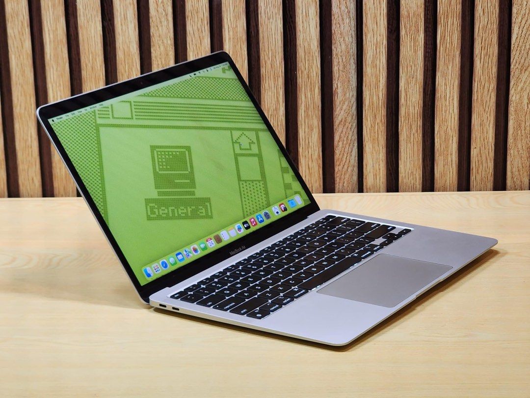 Apple 2020 MacBook Air M1 3.2GHz (8-Core GPU) 8GB RAM 256GB SSD