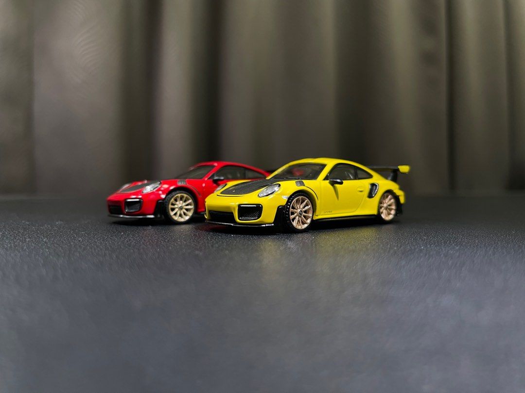 商品画像：MINIGT 1/64 #136 911 GT2 RS Racing Yellow Die-cast alloy car 4