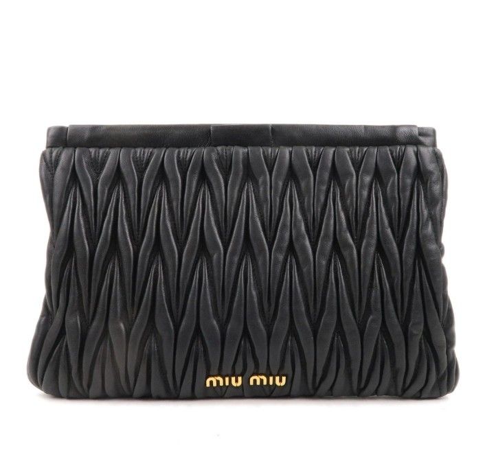 Miu Miu clutch bag (Category: Luxury Bags & Wallets) located in San Jose. Submitted by cheapest_thrill_closet (Listing ID 1324865262, Image 1). Description: .