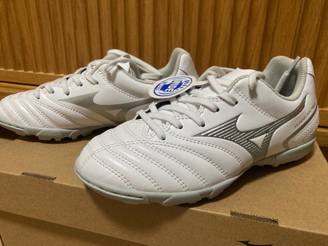 Mizuno astro turf boots top