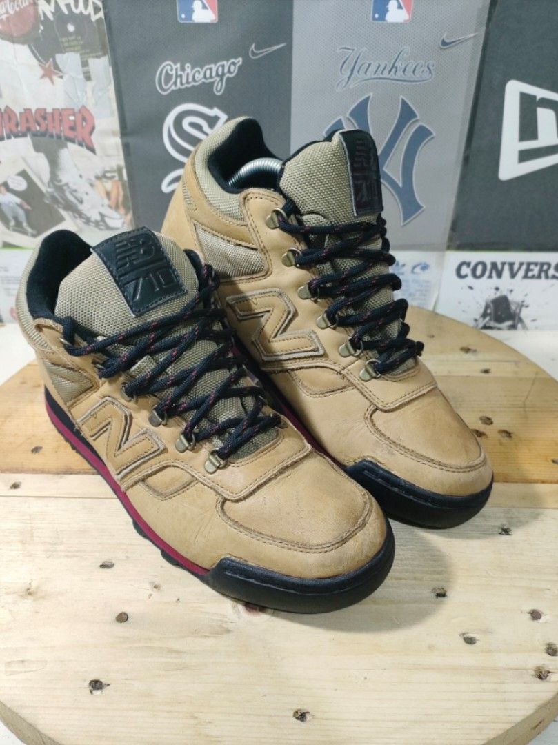 New Balance 710 Fesyen Pria Sepatu Sepatu Boot di Carousell