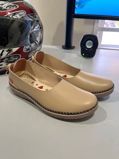(Category: ) located in . Submitted by Naa_wardrobe (Listing ID 1324776693, Image 1). Description: .