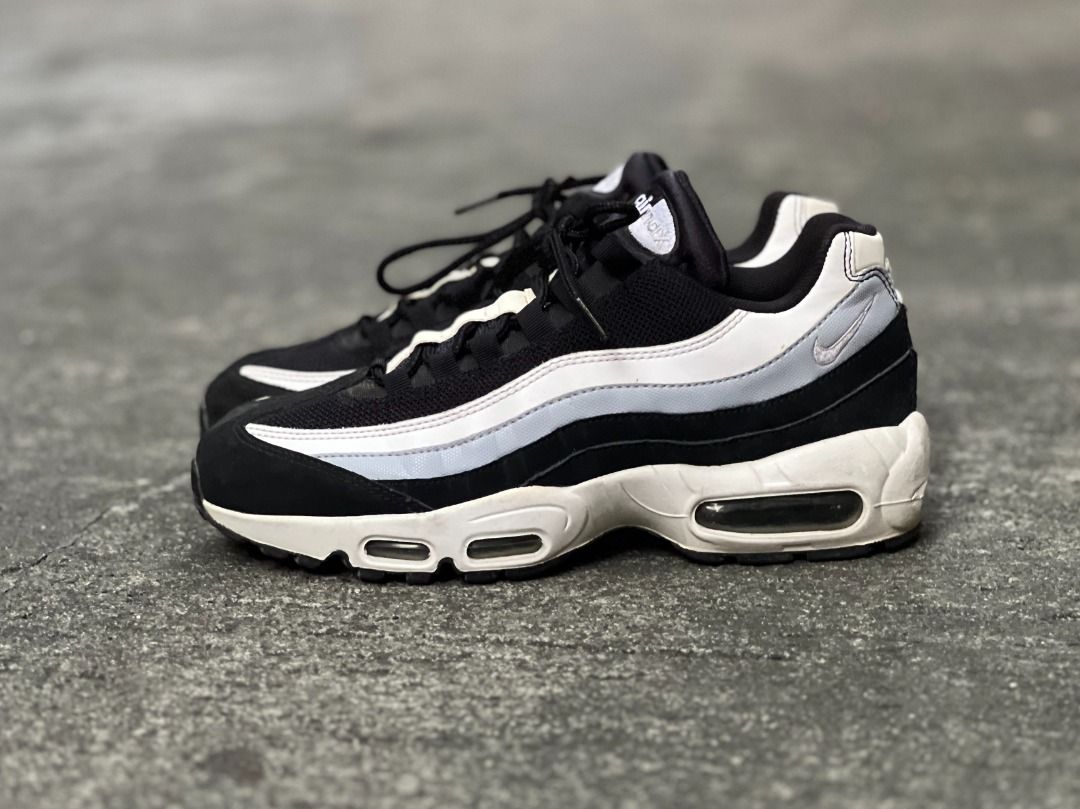 Nike Air Max 95 Essential Black Wolf Grey size. 7.5 us mens 9 us womens