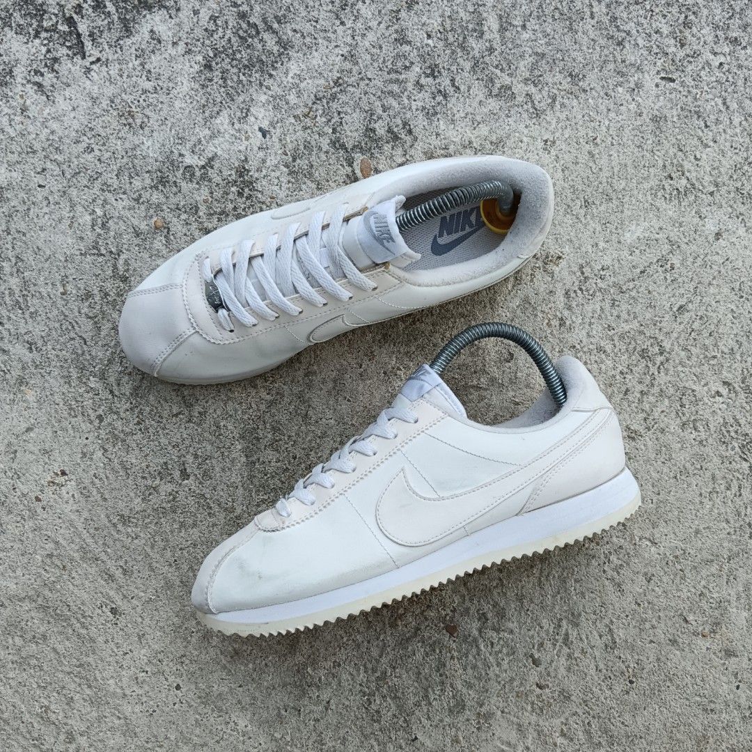 Nike 72 triple white top