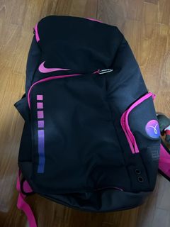 (Category: ) located in . Submitted by quick_sneakers (Listing ID 1324832650, Image 1). Description: .