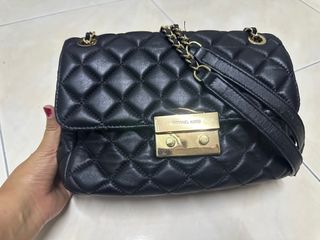 (Category: ) located in . Submitted by an89preloved (Listing ID 1324878728, Image 1). Description: .