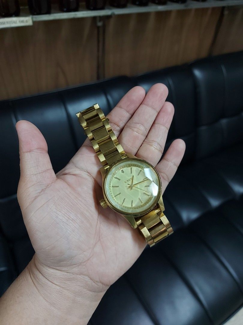 Nixon facet 38 gold store