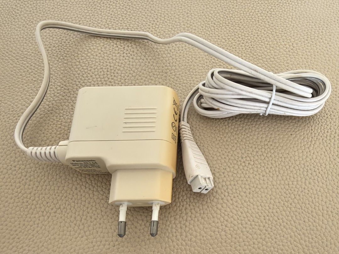 Chargeur Panasonic RE7-64 Avec Cordon D'alimentation EU Plug - Blanc - Occasion En Bon état