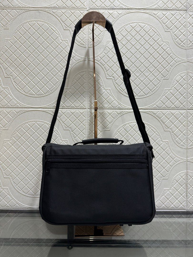 Pentax camera bag (Category: Camera Bags & Carriers) located in Rizal. Submitted by houseofbell (Listing ID 1324874434, Image 3). Description: .