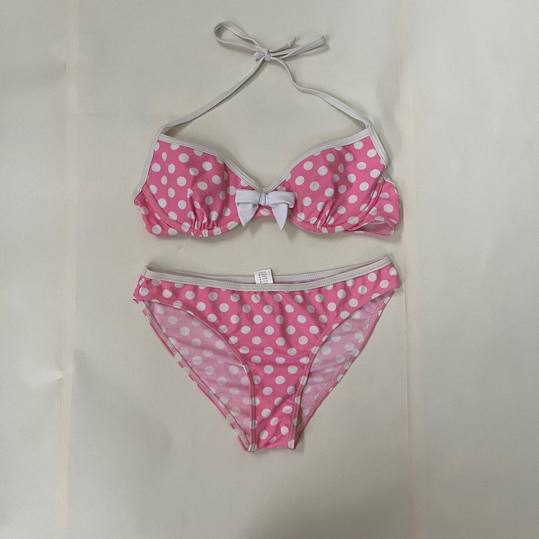 Pink Polka dot swimsuit (Category: Bikinis & Swimsuits) located in Noveleta. Submitted by pressedclover (Listing ID 1324866732, Image 1). Description: .
