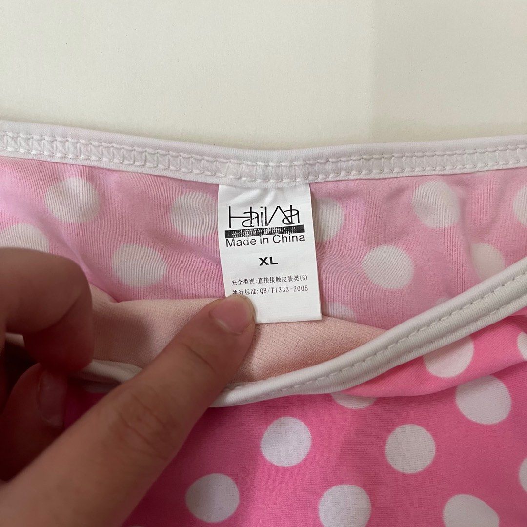 Pink Polka dot swimsuit (Category: Bikinis & Swimsuits) located in Noveleta. Submitted by pressedclover (Listing ID 1324866732, Image 2). Description: .