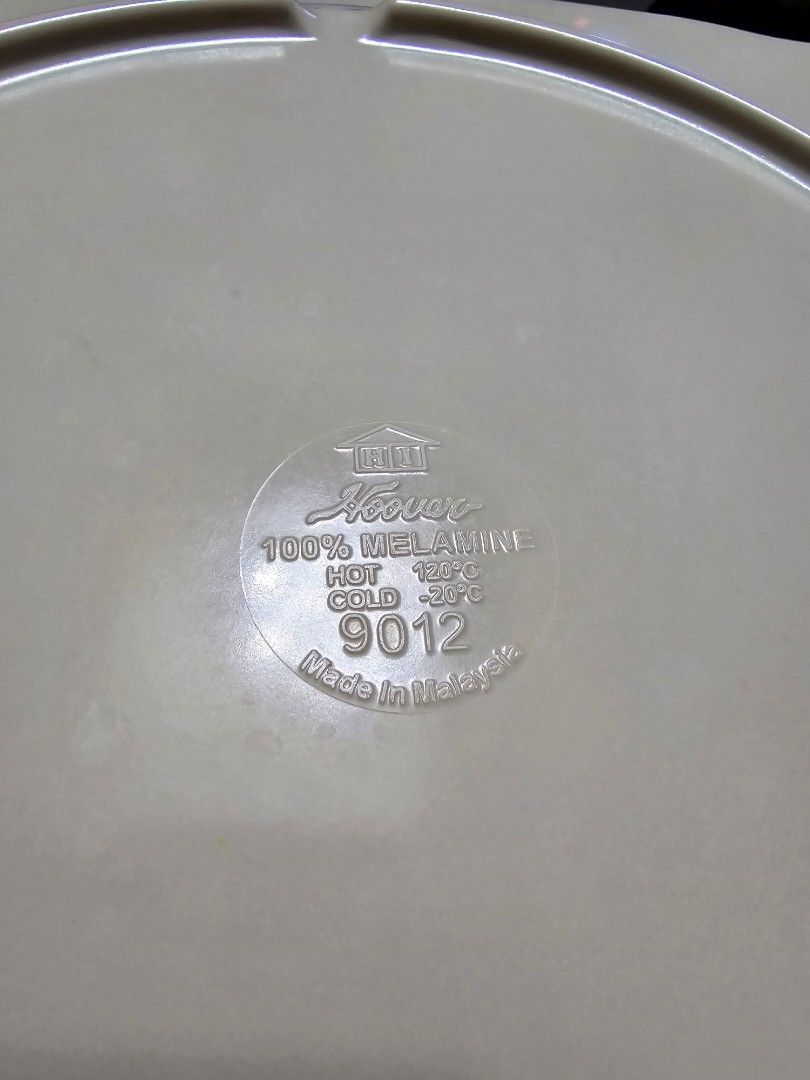Plates (Category: Dinnerware & Cutlery) located in Singapore. Submitted by rimurus_store (Listing ID 1324793313, Image 3). Description: $2 each have 25 almost like new bought for shop not using all soo selling.