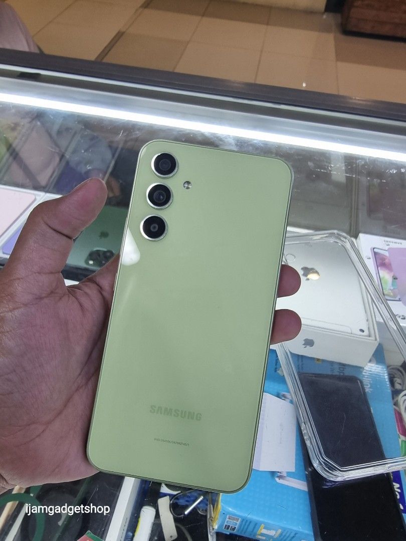 Samsung a54 5g (Category: Samsung) located in Pasig City. Submitted by ijamgadgets (Listing ID 1324921805, Image 2). Description: samsung a54 5g 2ndhand 256gb makinis no dents check all u want 📌we do cod in metro manila amd nearby province add sf only 📌can visit in my store at greenhills shopping center 📌we do LBC transaction 📌we accept credit card in store 📌for fast transaction make acall 09291593032/09297180543.