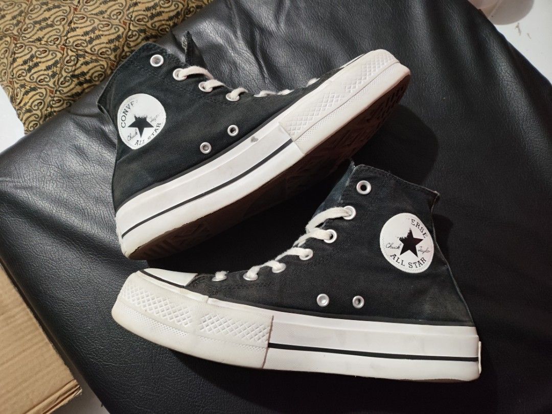 Sepatu Converse Chuck Taylor All Star High Tapak tebal Size 39.5 25cm Second Joss