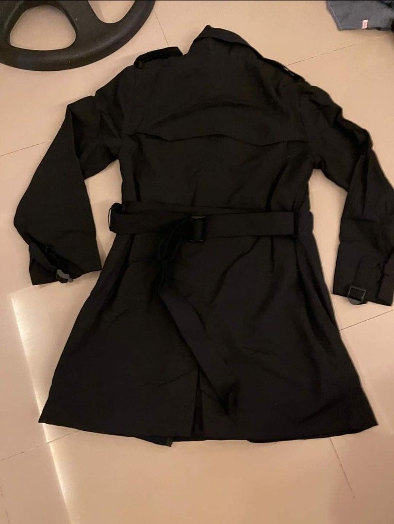 Trench coat for sale (Category: Coats, Jackets and Outerwear) located in Manila. Submitted by letsdeclutterorig (Listing ID 1324769497, Image 2). Description: .