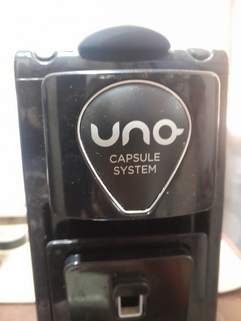Uno Capsule System Italy Brand (Category: Coffee Machines & Makers) located in Manila. Submitted by qwerty56789999 (Listing ID 1324784591, Image 1). Description: Almost brand new used for 5x only madumi lang No issue.