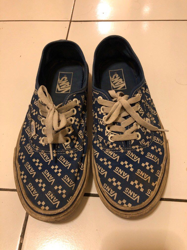 Vans authentic logo repeat, Fesyen Pria, Sepatu Sneakers di