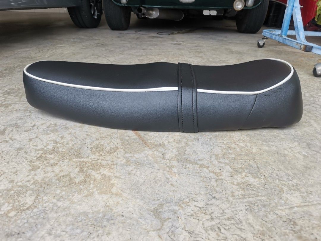 Vespa seat, Motorbikes on Carousell