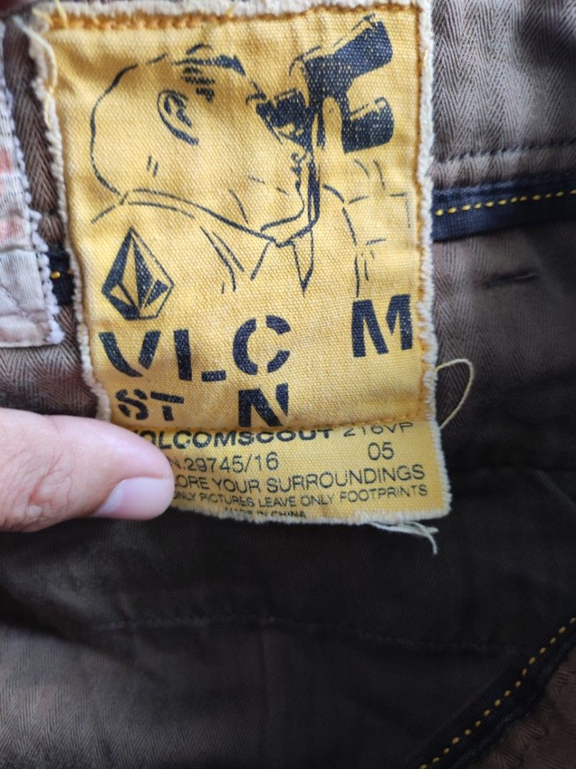 Volcom scout short Men s Fashion Bottoms Shorts on Carousell