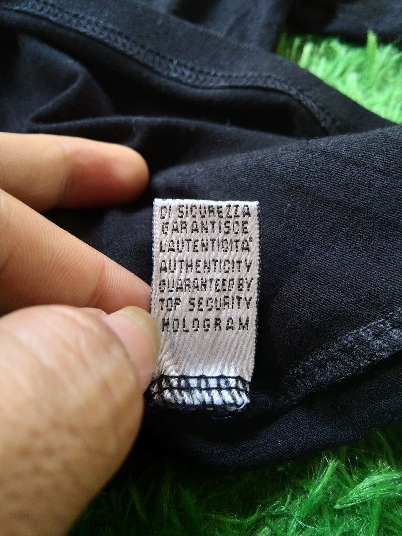 Dolce gabbana hologram tag new arrivals
