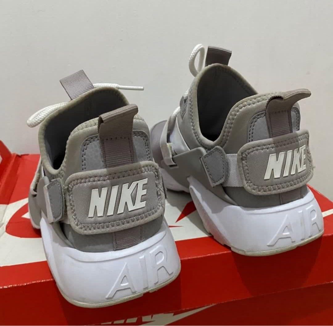nike air huarache city low atmosphere grey