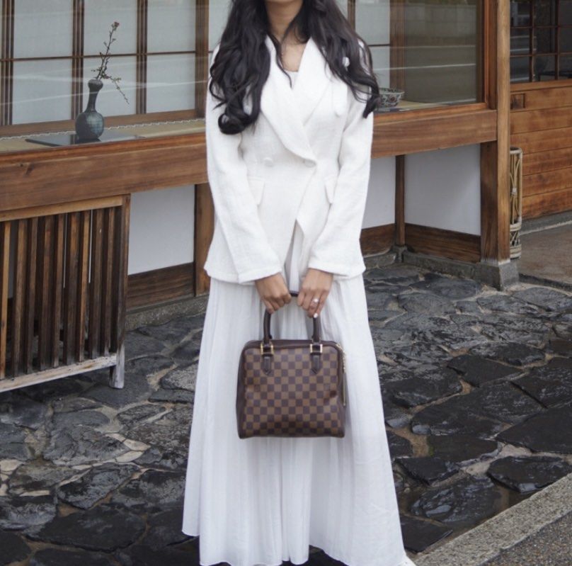 White blazer and skirt set (Category: Coats, Jackets and Outerwear) located in Paranaque City. Submitted by nikkax (Listing ID 1324777170, Image 2). Description: Blazer only - 600 Skirt only - 500 Set - 900 Perfect for travelling.