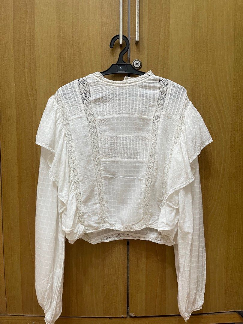 Zara vintage top (Category: Blouses) located in Morong. Submitted by declutterbyJD (Listing ID 1324752290, Image 1). Description: Small to semi large.