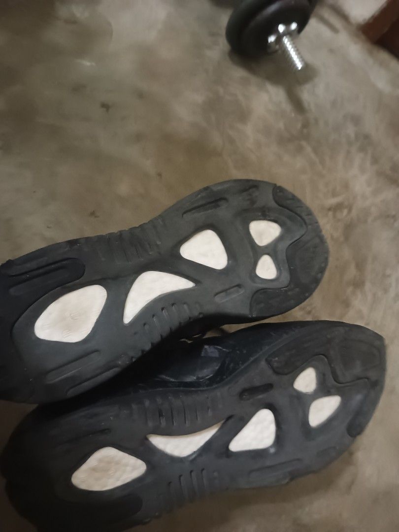 Adidas Ultraboost 21 GZ8913 (Category: Sneakers) located in San Pedro. Submitted by chard_003 (Listing ID 1325100646, Image 2). Description: size US 10.5 no heeldrags running shoes 6k price when bought negotiable no box rfs:need funds for school.
