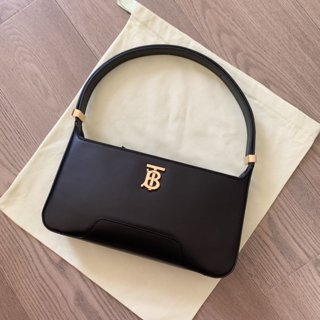 Burberry underarm bag new arrivals