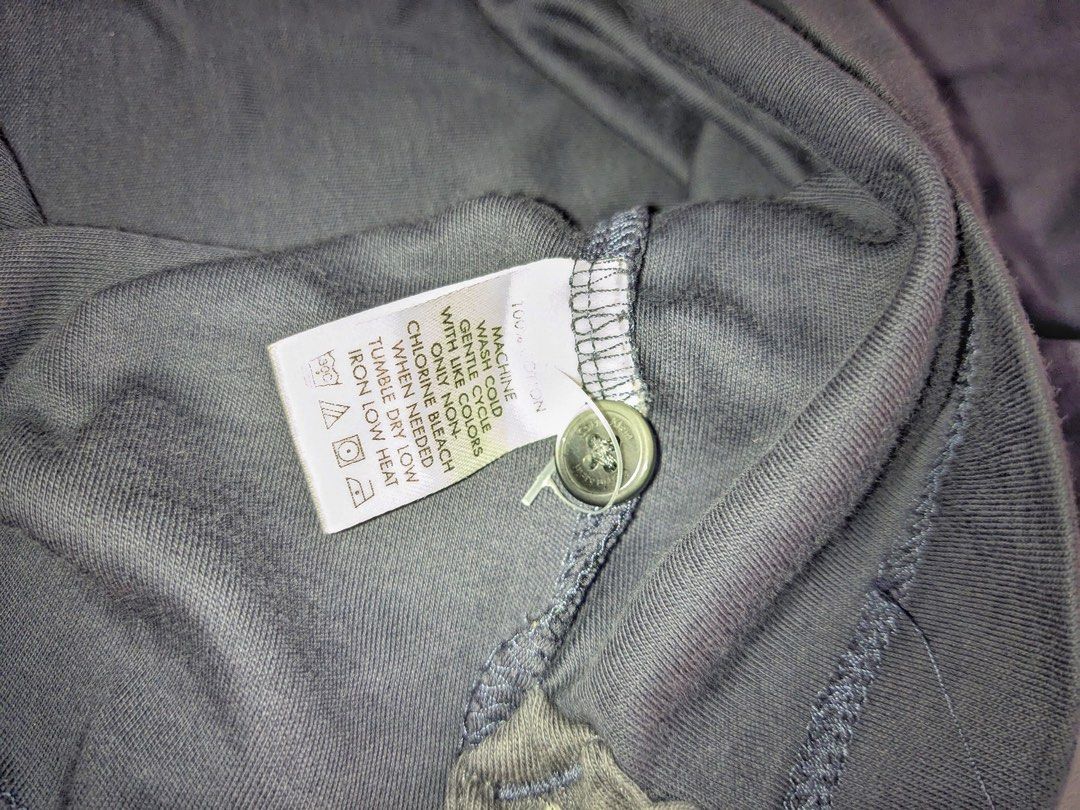 Authentic Calvin Klien (Category: Tshirts & Polo Shirts ) located in Taguig. Submitted by lancedaaa (Listing ID 1324927035, Image 3). Description: 8/10 very condition Comfortable XXL on tag Authentic Pre-loved No issue Color vary due to lighting.