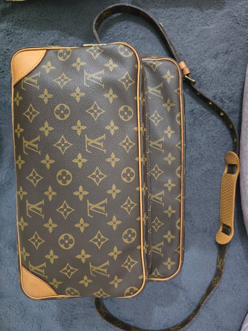 Authentic LV Louis Vuitton Nile GM Laptop Bag (Category: Luxury Bags & Wallets) located in Manila. Submitted by cosmiccloud8 (Listing ID 1324978821, Image 3). Description: Please direct message for faster transaction.