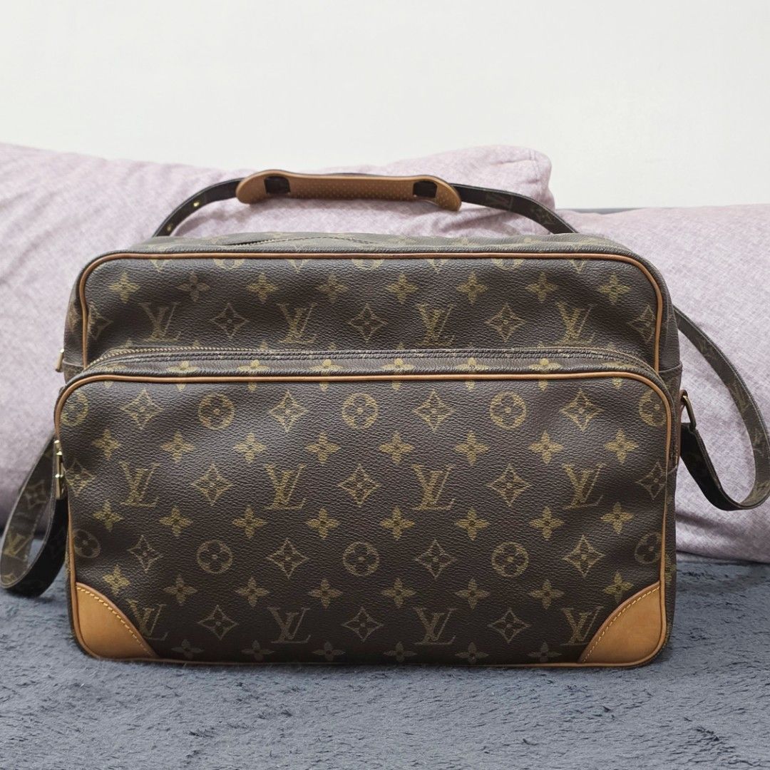 Authentic LV Louis Vuitton Nile GM Laptop Bag (Category: Luxury Bags & Wallets) located in Manila. Submitted by cosmiccloud8 (Listing ID 1324978821, Image 1). Description: Please direct message for faster transaction.